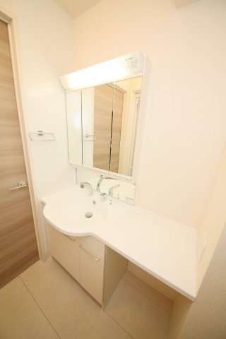 ルミエールASUKAの独立洗面台