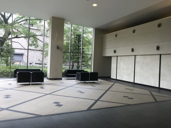 【エントランス】