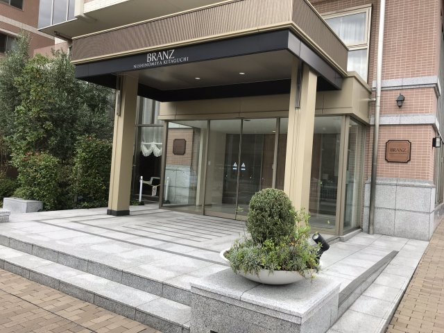 【エントランス】