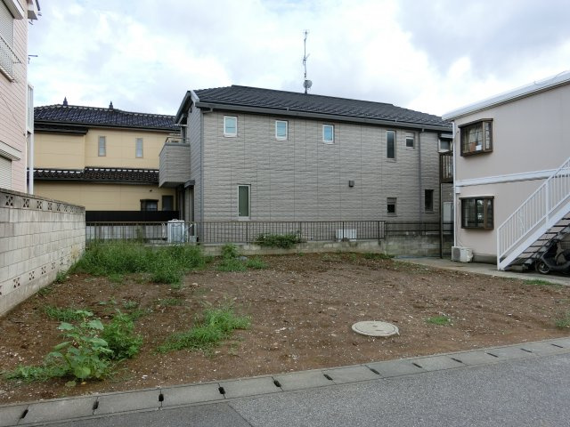 千葉市花見川区検見川町２丁目　売地　丁度いい約３３坪　建築条件なしの前面道路含む現地写真