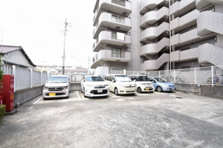 【駐車場】