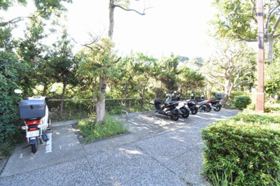 【その他共用部分】 | 磯子丸山台ハイツ6号棟 | バイク置場