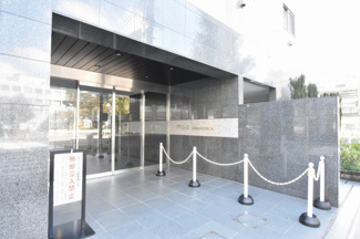 【エントランス】 | 横浜市営地下鉄ブルーライン「伊勢佐木長者町」駅徒歩6分の好立地！JR京浜東北線「関内」駅徒歩12分の2路線2駅利用可能！