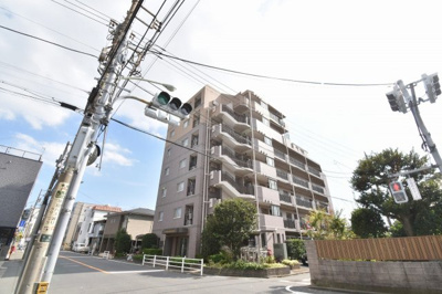 【外観】 | ライオンズマンション羽田第2 | ガーデニング等を楽しむ事が出来る専用庭があり、開放感がございます♪