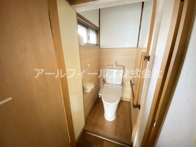西馬橋2丁目戸建てのトイレ