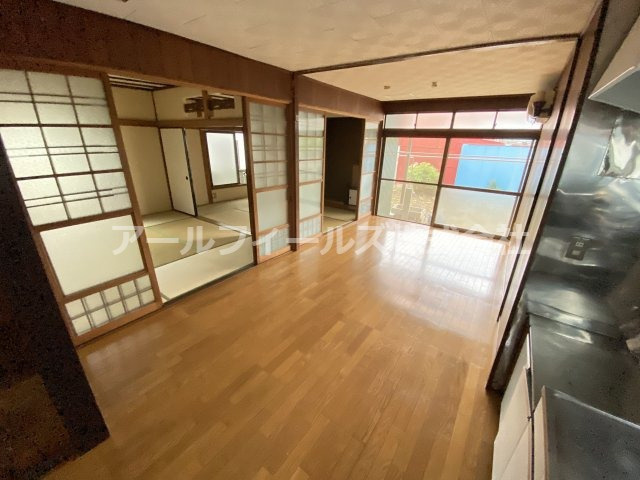 西馬橋2丁目戸建ての居間・リビング