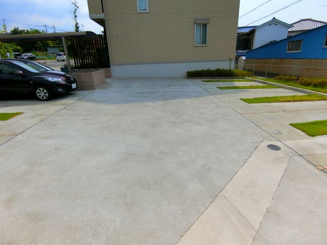 コンフォート大伴 の駐車場