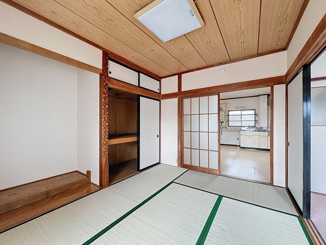 天空の山暮らしの和室|北側の和室は少し暗いので、寝室におススメ☆