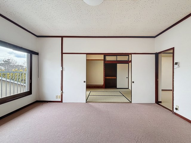 天空の山暮らしの洋室|窓からは光もしっかり入ってきます＾＾