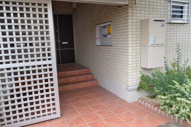 ヴァン・コンフォールのエントランス|玄関前ポーチ