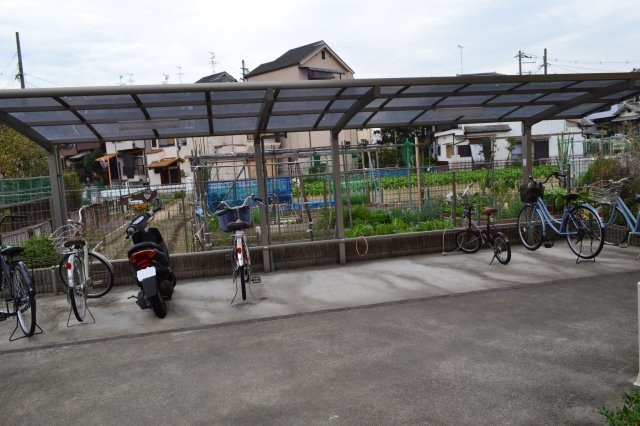 ヴァン・コンフォールのその他共用部分|敷地内駐輪場