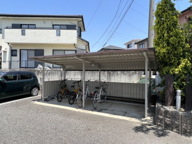 ラ・ポルトBのその他共用部分|自転車置場