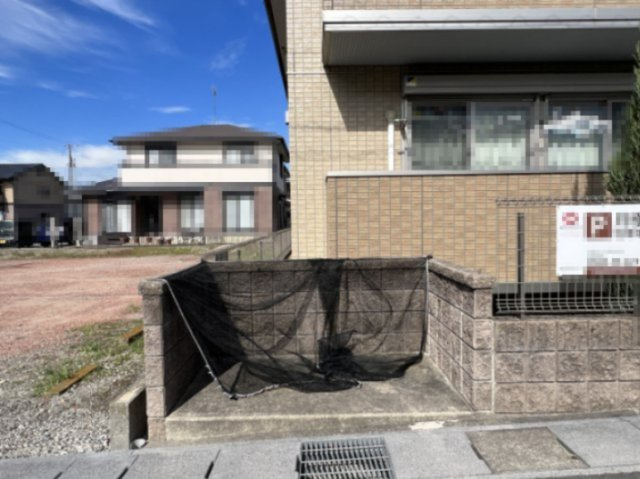 ラ・ポルトBのその他共用部分|敷地内ゴミ置場