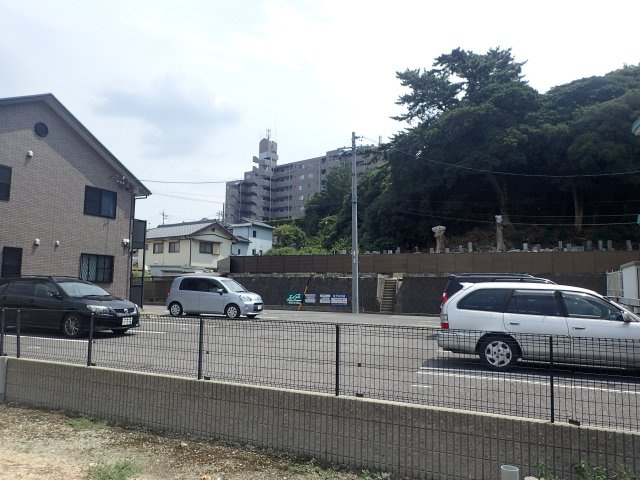 アンプルールリーブル緑陽の駐車場