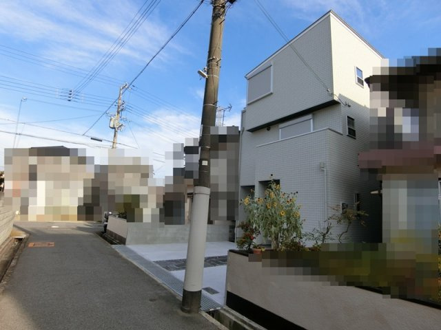 明石市旭が丘　新築戸建の前面道路含む現地写真
