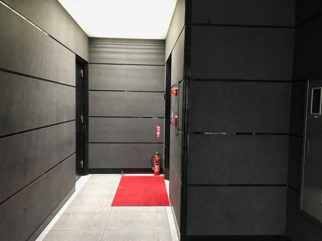 有楽堂ビルのエントランス