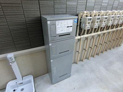 【その他共用部分】 | ラヴィベール | 共用部には宅配BOXがあるので荷物の受け取りもスムーズに♪再配達を依頼する手間が省けます☆