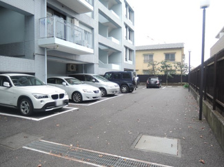 【駐車場】