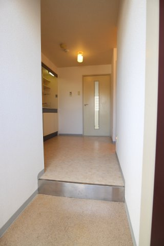 YKハイツ旭が丘の玄関