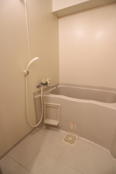 YKハイツ旭が丘の浴室