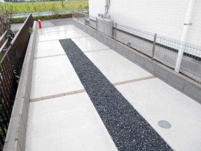 【駐車場】 | 春日部　増富　全2棟　2号棟　らすと1棟　48坪 | 駐車場に車を止められます。2499から2399に価格変更です。購入どうでしょう。