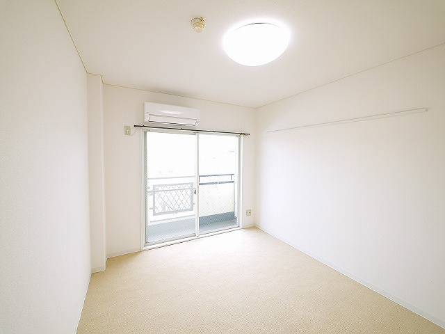 City PALACE21　郡山九条　パート1の居間・リビング|ゆったり過ごせる居間です