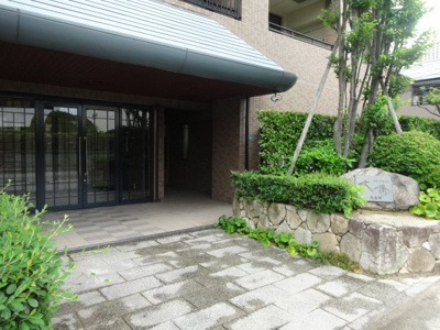 【エントランス】 | グランドメゾン大橋弐番館602号