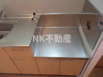 【玄関】 | ヴィブレ・メゾンドゥ（八戸ノ里賃貸） | 2口コンロ設置できます