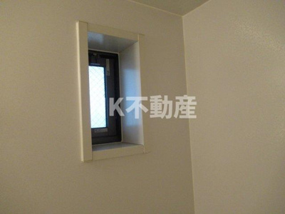 【浴室】 | ヴィブレ・メゾンドゥ（八戸ノ里賃貸） | お風呂に窓があります