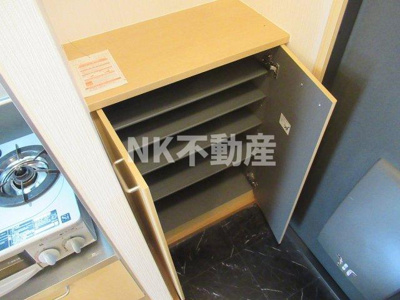 【玄関】 | ヴィブレ・メゾンドゥ（八戸ノ里賃貸） | シューズボックスです