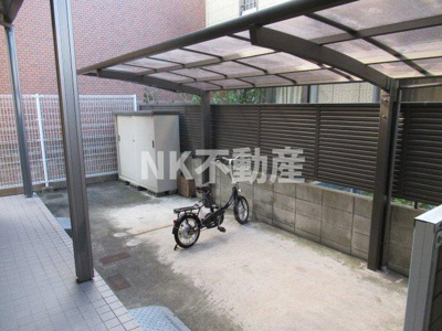 【その他】 | ヴィブレ・メゾンドゥ（八戸ノ里賃貸） | 駐輪場です