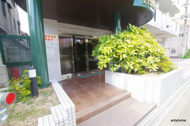 リッチハイツパークサイド　仲介手数料無料の玄関