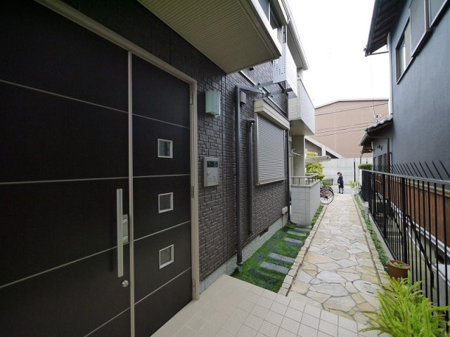 シャトーノーブルのエントランス|ゆとりのあるエントランスです