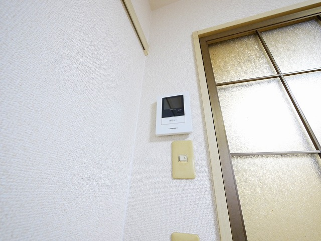 ソレイユ（田部町）のセキュリティ|　モニター付きインターホーン