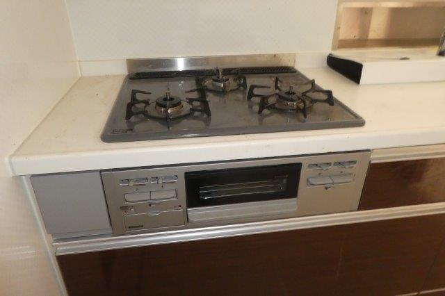 D-room平田のキッチン|３口ガスコンロ