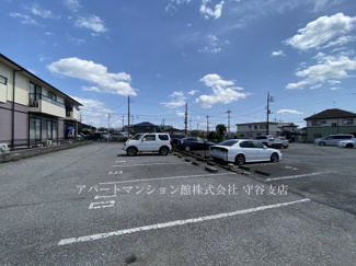 【駐車場】