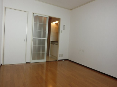 【洋室】 | メゾン・ラフィーネ