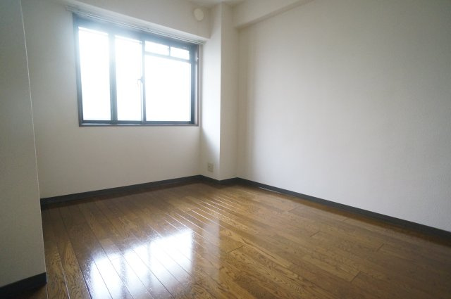 エリシオン宝塚の洋室