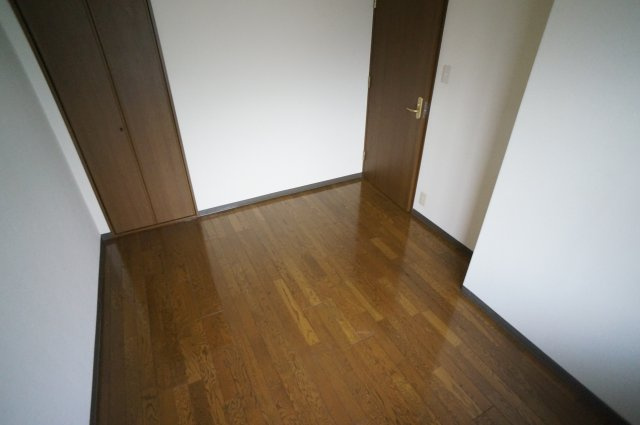 エリシオン宝塚の洋室