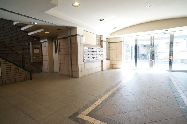 エリシオン宝塚のエントランス