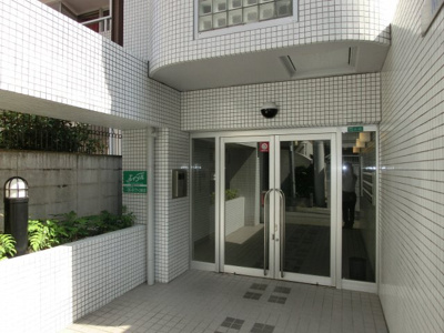 【エントランス】 | Ｍａｙ－ｂｅｌｌ | オートロック付きマンションで安心です♪