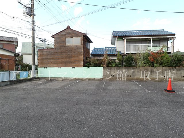 シェル青柳Ａ棟の駐車場