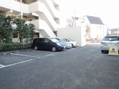 【駐車場】 | パークハイム鵜の木 | 平置き駐車場
