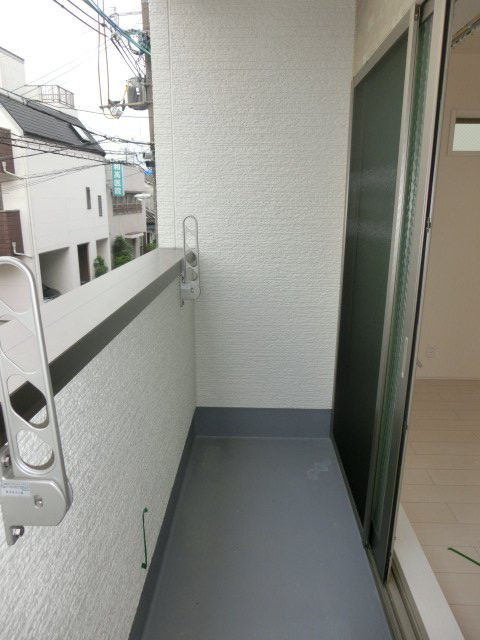 フジパレス三津屋Ⅴ番館のバルコニー