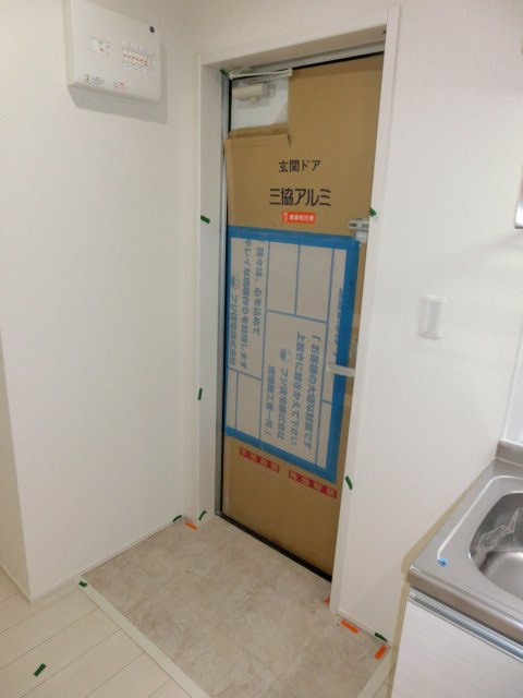 フジパレス三津屋Ⅴ番館の玄関