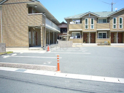 【駐車場】 | サンライズ美園 | 駐車スペースもあります
