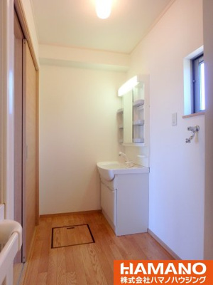 【洗面所】 | フェアリーコートⅠ | 広い洗面スペース