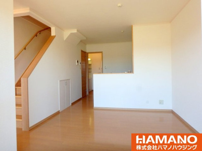 【居間・リビング】 | フェアリーコートⅠ | ゆったりとしたリビングです