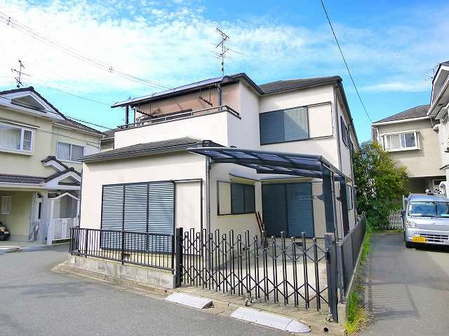 櫟本一戸建（2437-27）の駐車場|車をお持ちの方に嬉しい駐車場付きの物件です