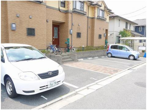 コンフォートヒルの駐車場